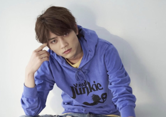 일본 배우 이타가키 미즈키가 25세에 나이로 사망했다. 사진은 이타가키 미즈키. [사진=이타가키 미즈키 SNS]