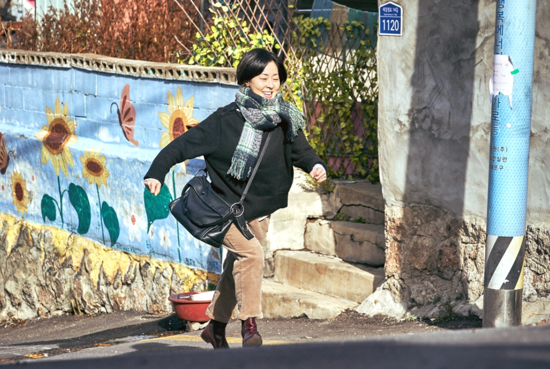 찬실이는 복도 많지 영화 속 한 장면