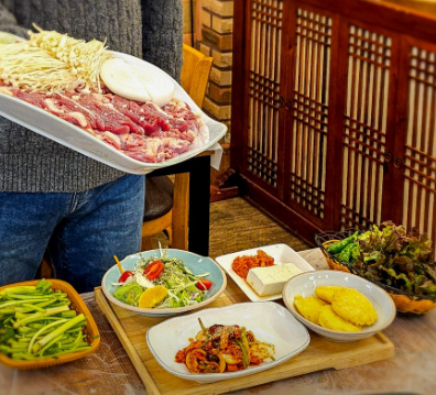 고수의 부엌 오리주물럭과 오리탕