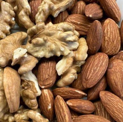 견과류(아몬드와 호두)