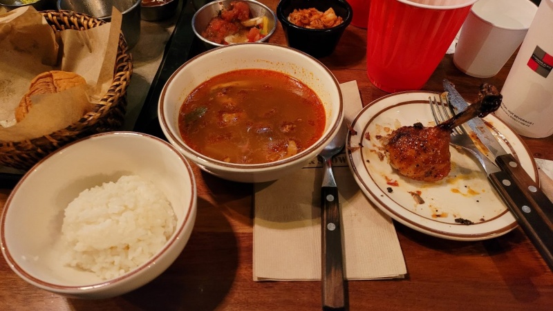 얼큰하고 고기가 가득한 소고기 뭇국