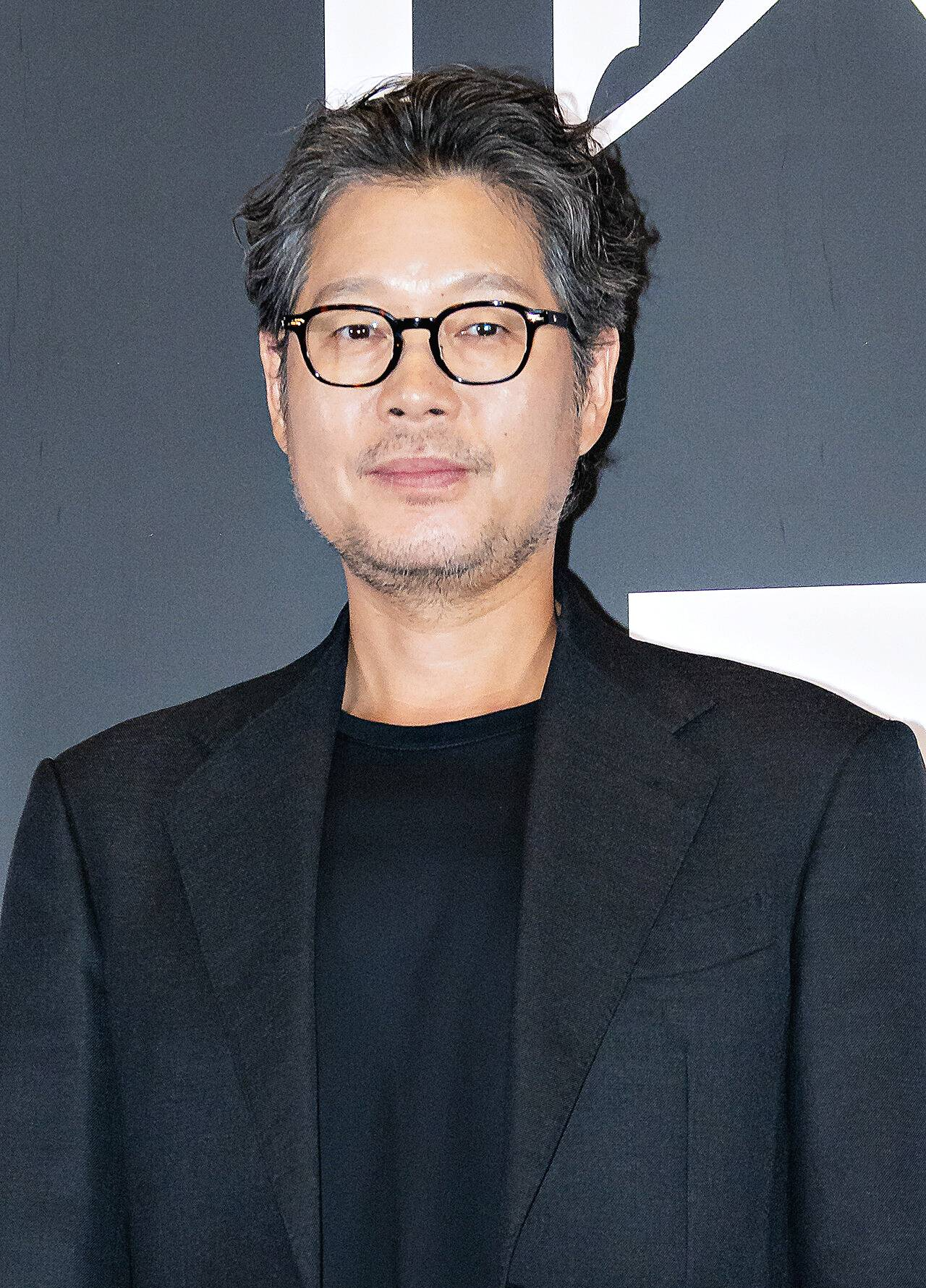 유재명