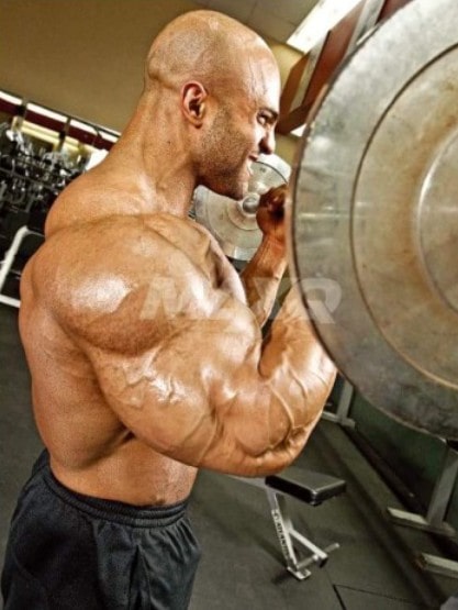 팔운동 하는 모습