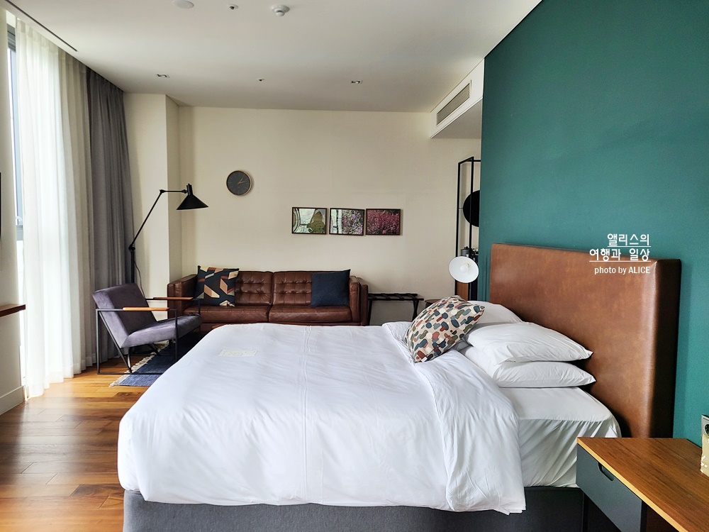 라까사호텔 광명 디럭스 더블룸 월렛 후기, 경기도 호캉스 추천, 숲 뷰 욕조