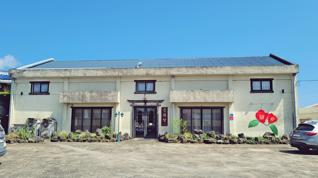 나만-알고-싶은-제주동쪽-감성여행-필수-코스-종달여행-만나빵집-책약방-잼있는집