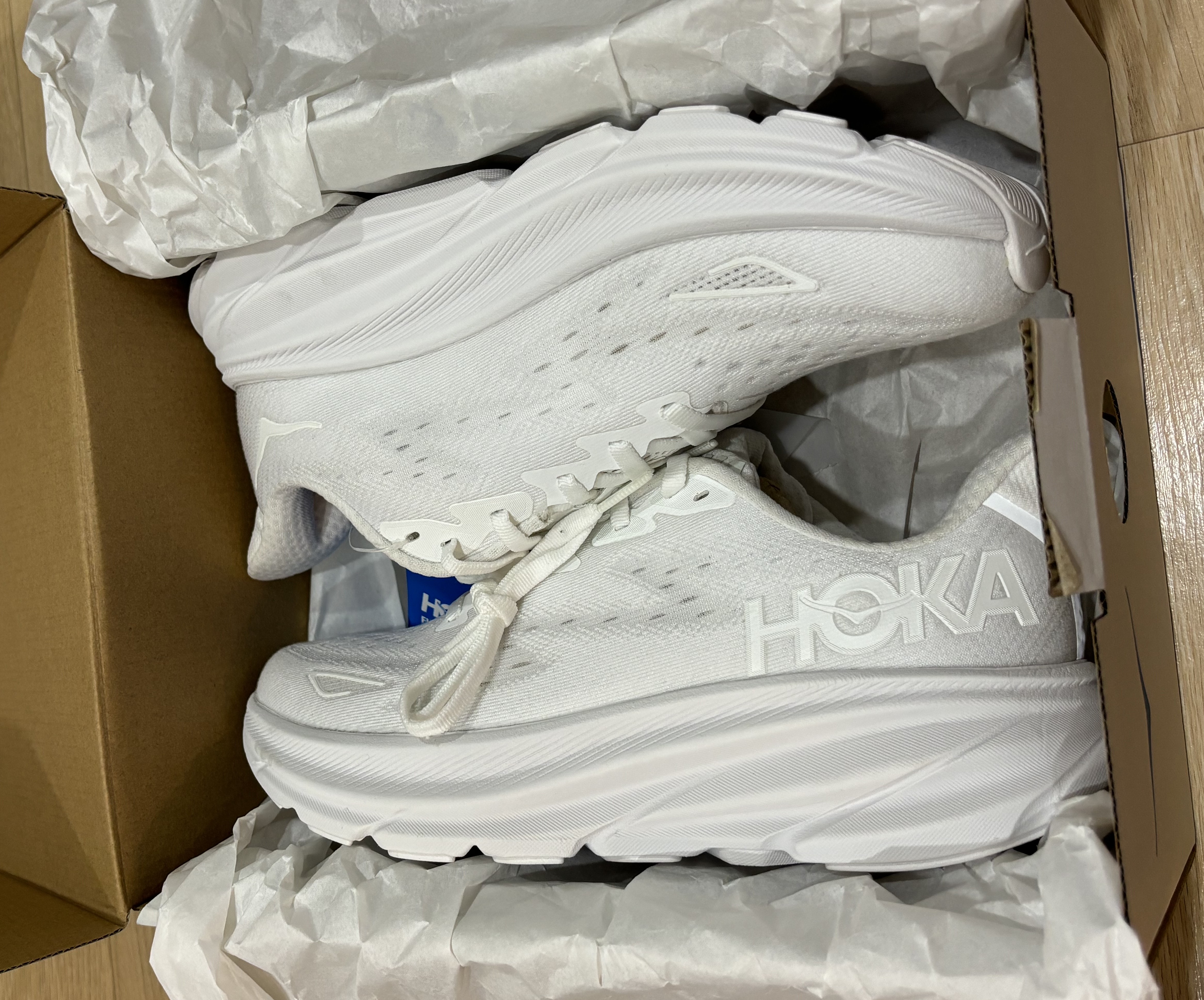 호카 클리프톤 9 와이드