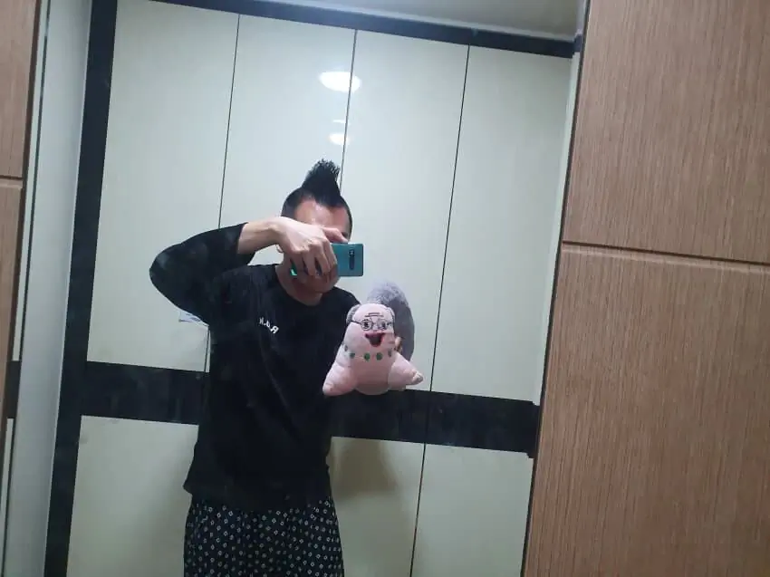 수능 모히칸 머리 문재인 문코리타 택배 보냄