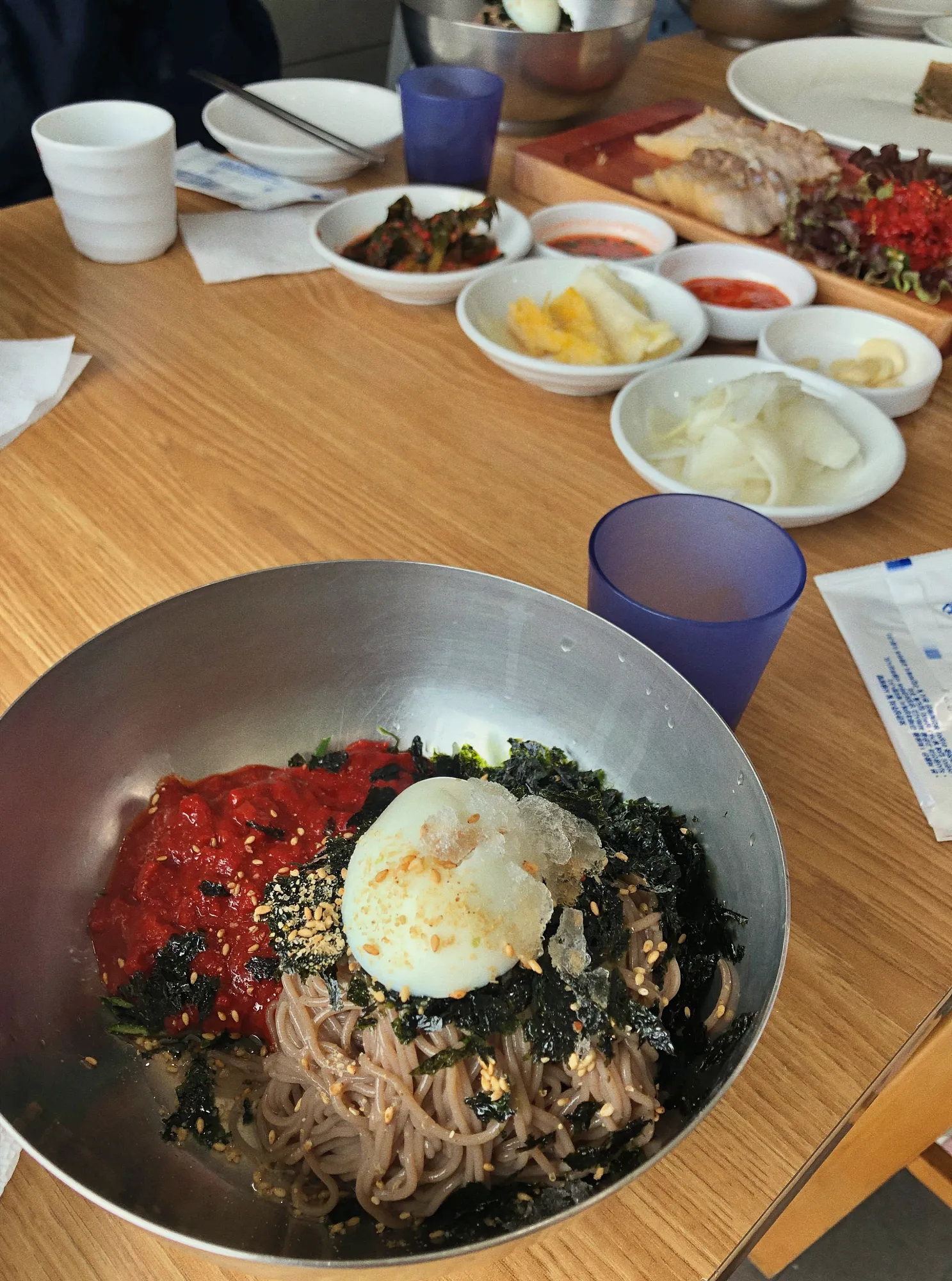 동해막국수_비빔막국수와_수육_전