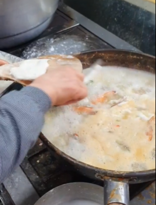 6시내고향 논산화지중앙시장 순대국밥 주걱수제비 생딸기라떼