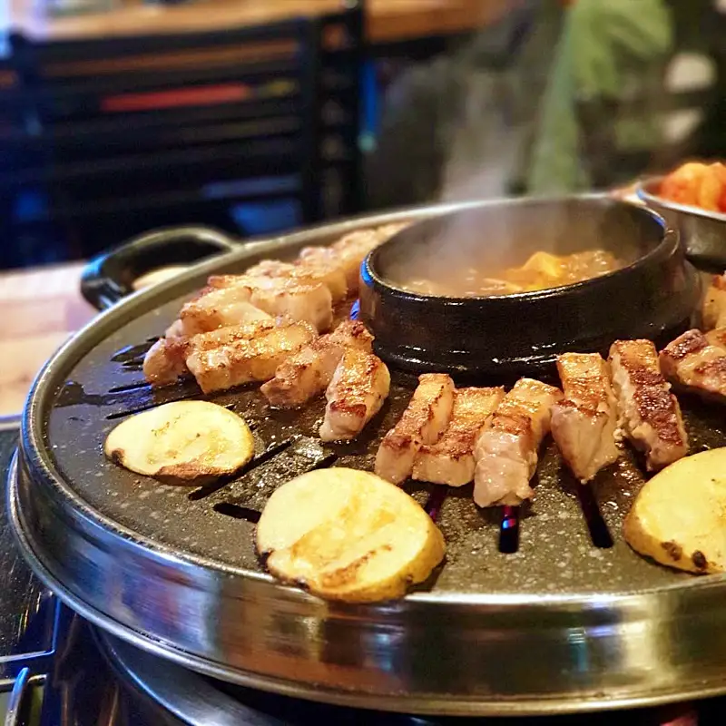 돈쭐내러왔습니다2 육즙 팡팡 오겹덩어리 오겹살, 매운 고추장 삼겹살, 소갈빗살 수원 세류동 고깃집 맛집 이영자 리비 강철부대 김민수 레슬링 국대 정용석 방송 소개