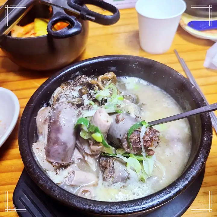 나혼자산다 나혼산 전현무 순대국 모듬순대 시래기 토종 순댓국 대상 수상 축하 다음날 숙취 해장 팜유 이장우 랜선 미식회 맛있는 순대국밥 가게 양평 맛집 가격 위치 어디