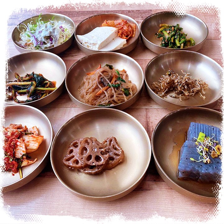 동탄-두부만두전골-두부버섯전골-맛집-반찬-구성