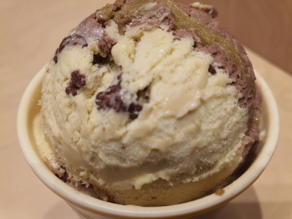 배스킨라빈스 두바이에서 온 엄마는 외계인 아이스크림