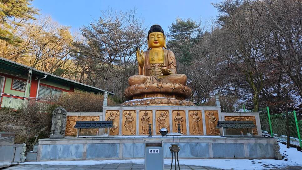 양주시 원각사 : 도심과 가까운 깊은 산중 폭포 소리에 마음을 씻는 고요한 수행의 사찰