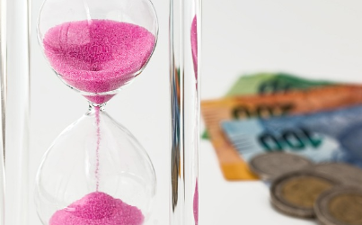 모래시계와 돈