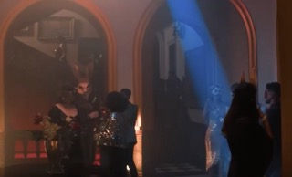 클럽 안의 타겟들