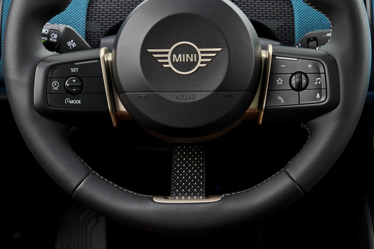 미니 컨트리맨 E 차량 정보 이미지