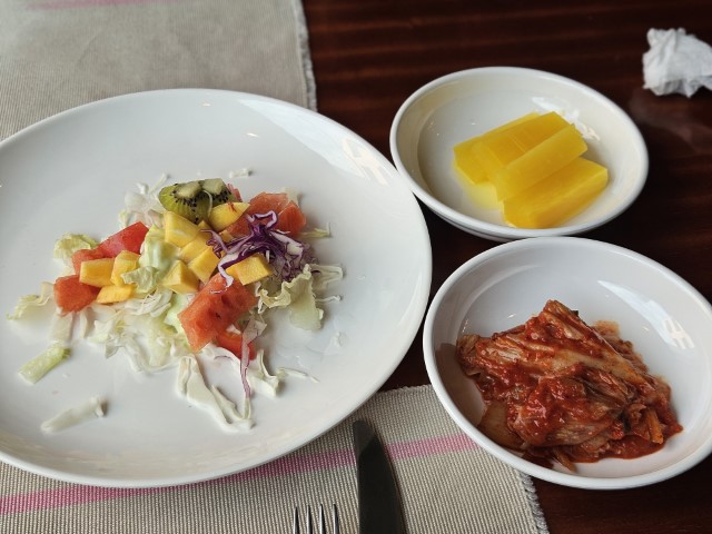 샐러드와 밑반찬