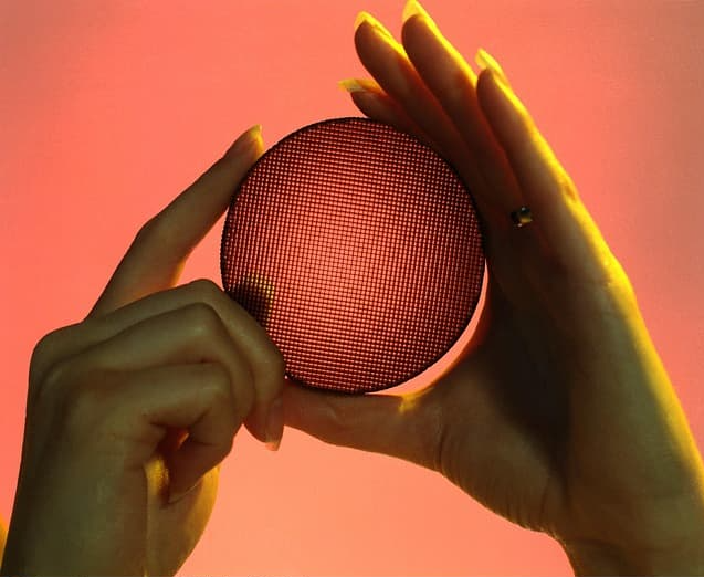 미생물 연료전지의 바이오촉매 개발: 효율적인 전력 생성 위한 미생물 변형 기술