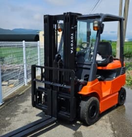 지게차운전기능사 필기 합격 기원을 위한 지게차 사진