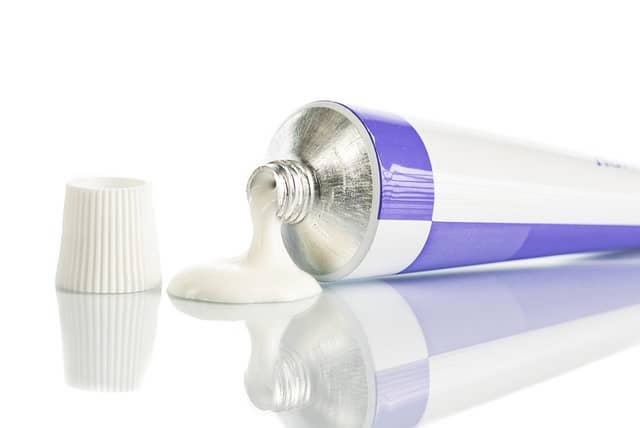 화상 치료 연고 추천 – 후시딘 vs 마데카솔, 어떤 게 더 좋을까?