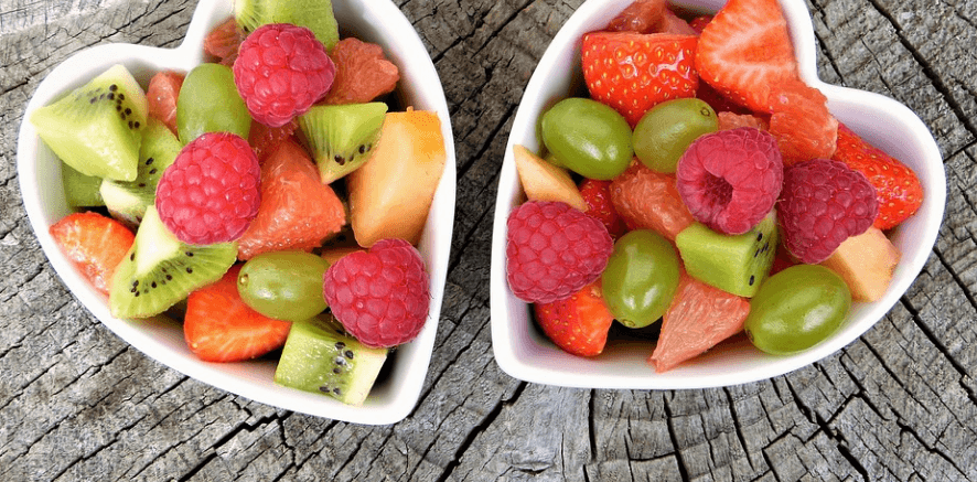 베이킹소다 활용법은 여러 가지 과일&amp;#44; 채소 세척에 도움이 된다