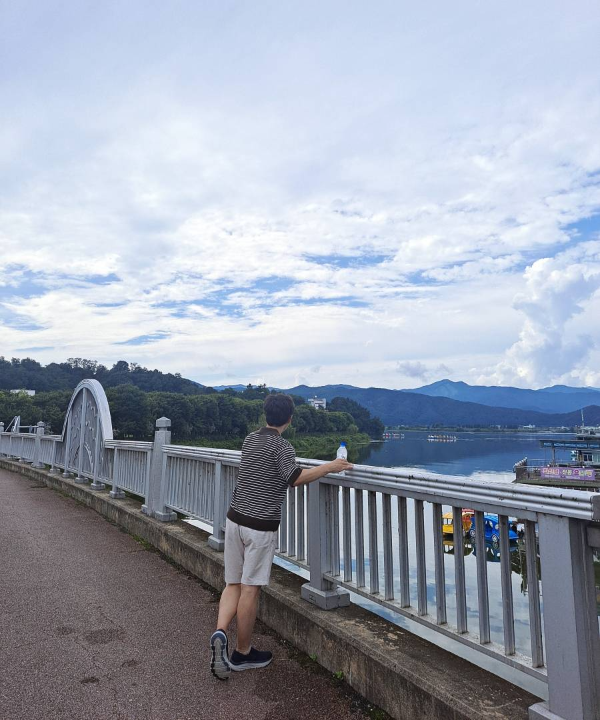 공지천 풍경을 감상하는 중