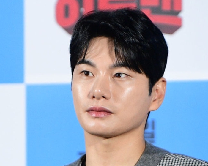 소속사, &ldquo;허위 사실 및 악성 루머&rdquo; 법적 조치 예고