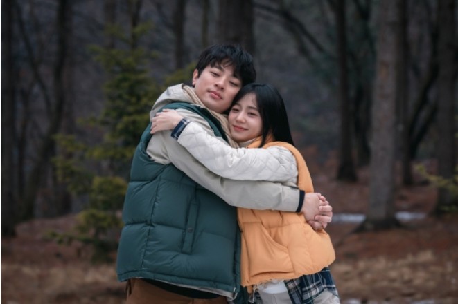 뉴토피아 1-5화 정주행 이벤트! 실시간 시청하고 아이패드 받자