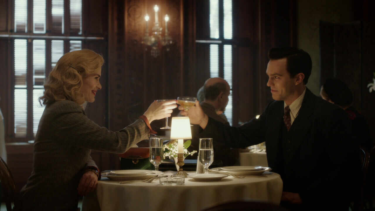 도로시 올딩과 건배하는 샐린저