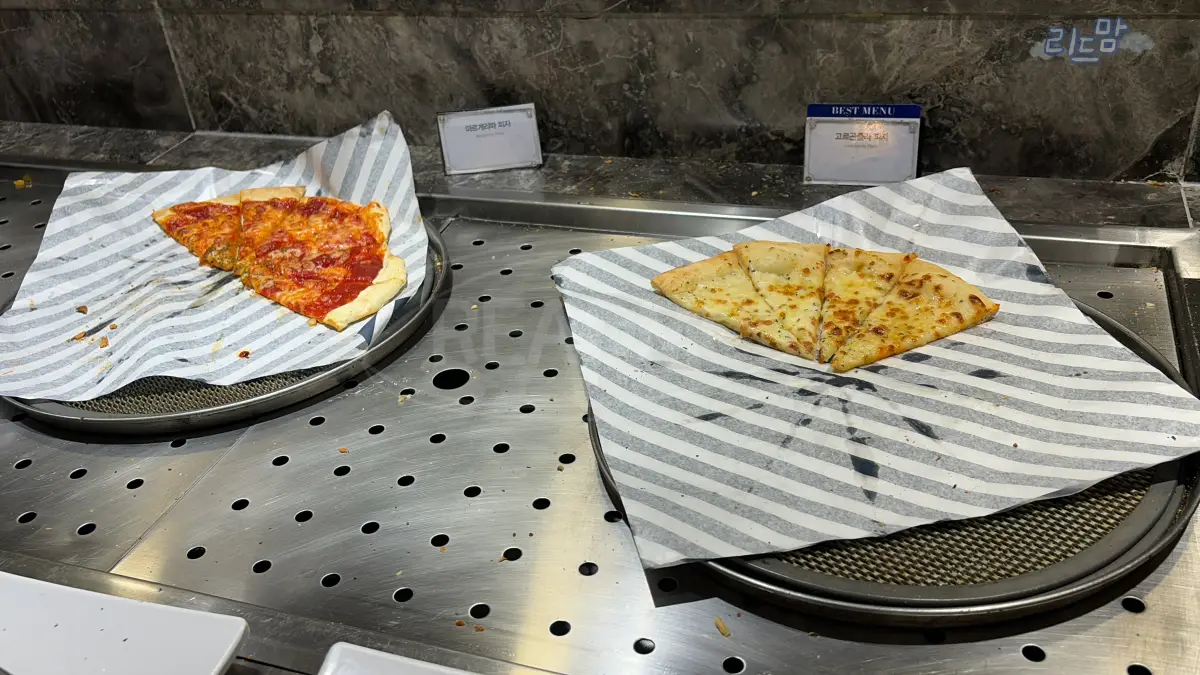 애슐리퀸즈-롯데몰-은평점-디너-마르게리따피자-고르곤졸라피자