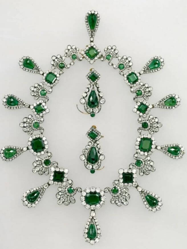 도난당한 왕실 보석1