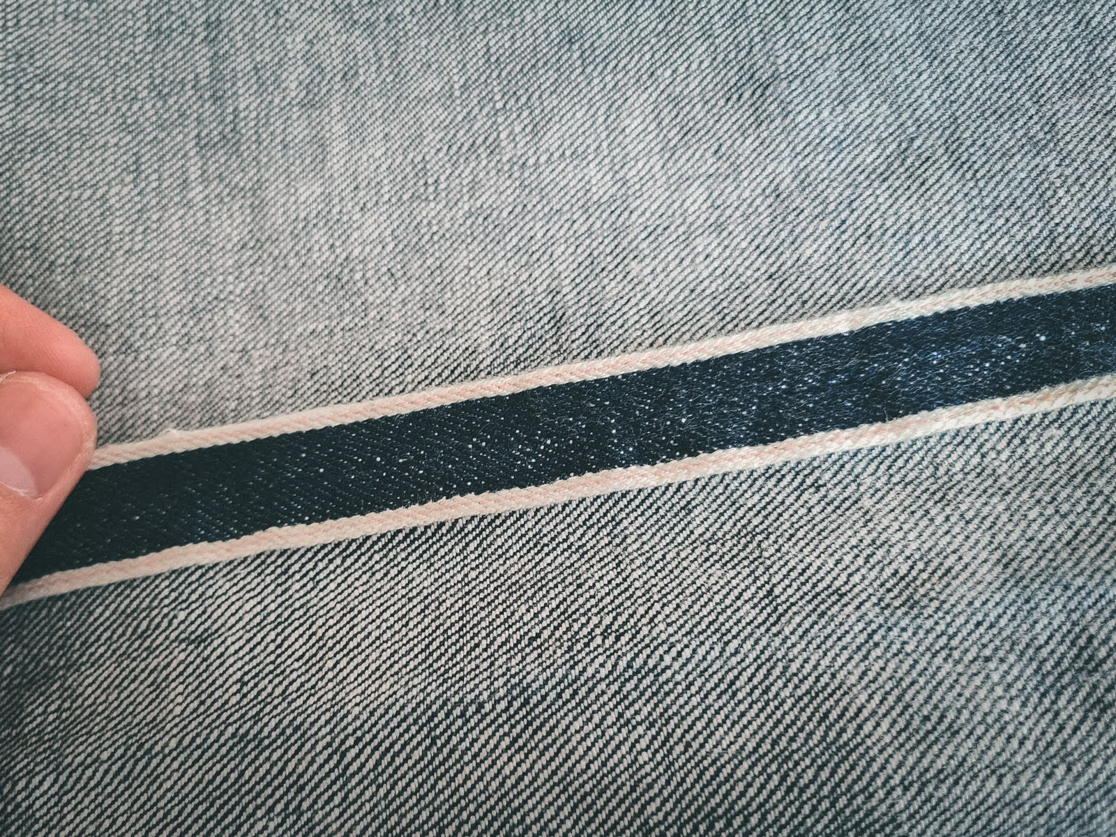 풀카운트의 셀비지 라인