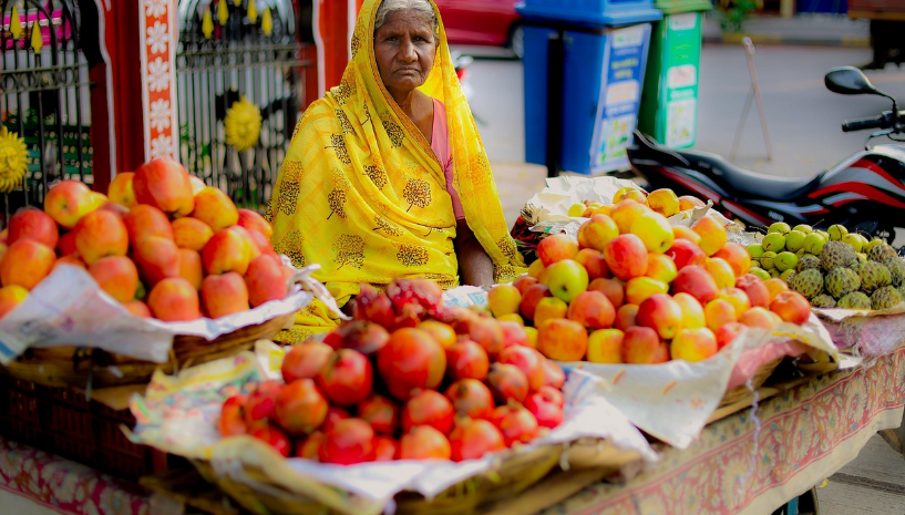 과일 판매하는 모습
