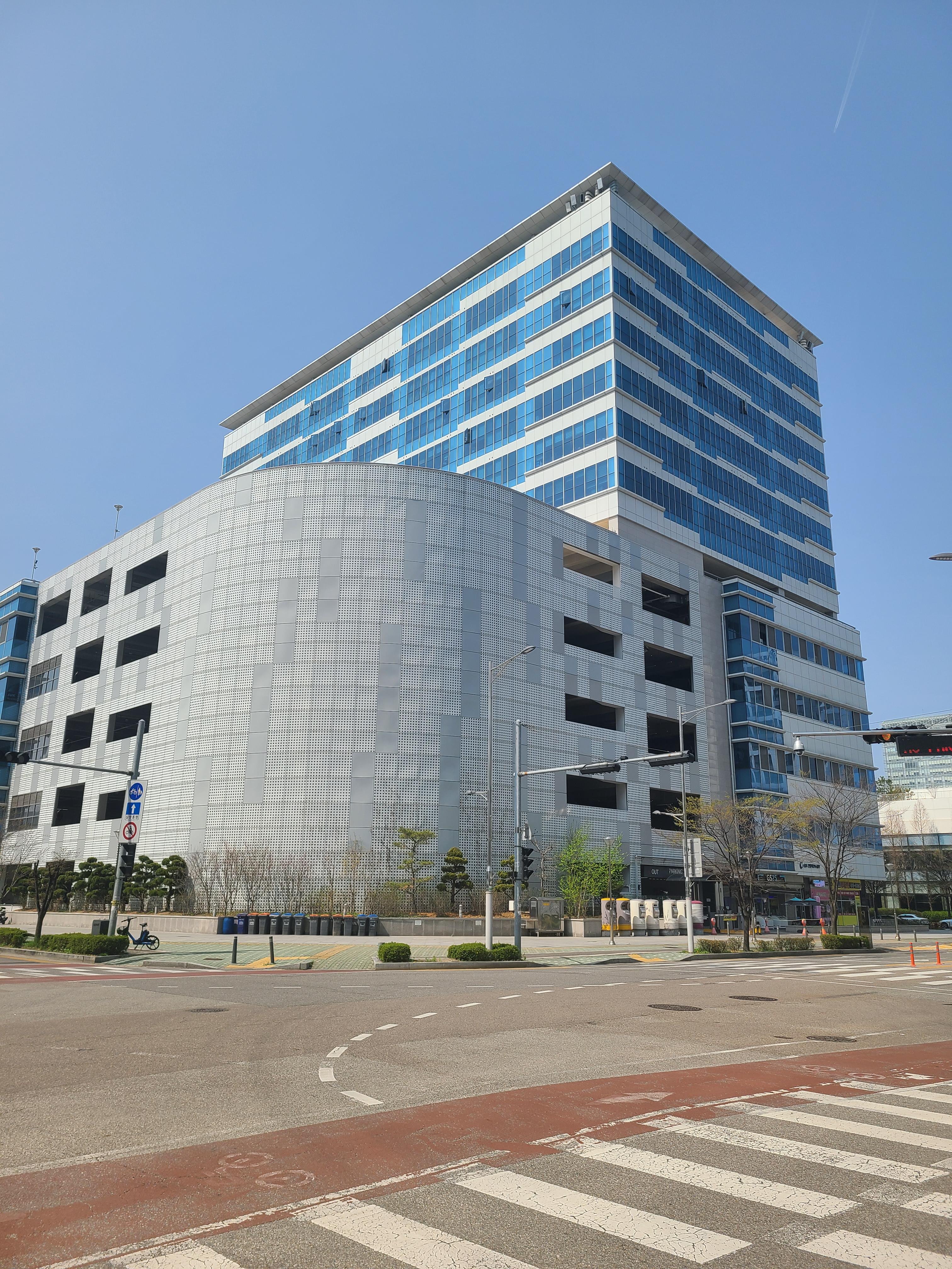 송도 테크노큐브 외관 및 주변환경1