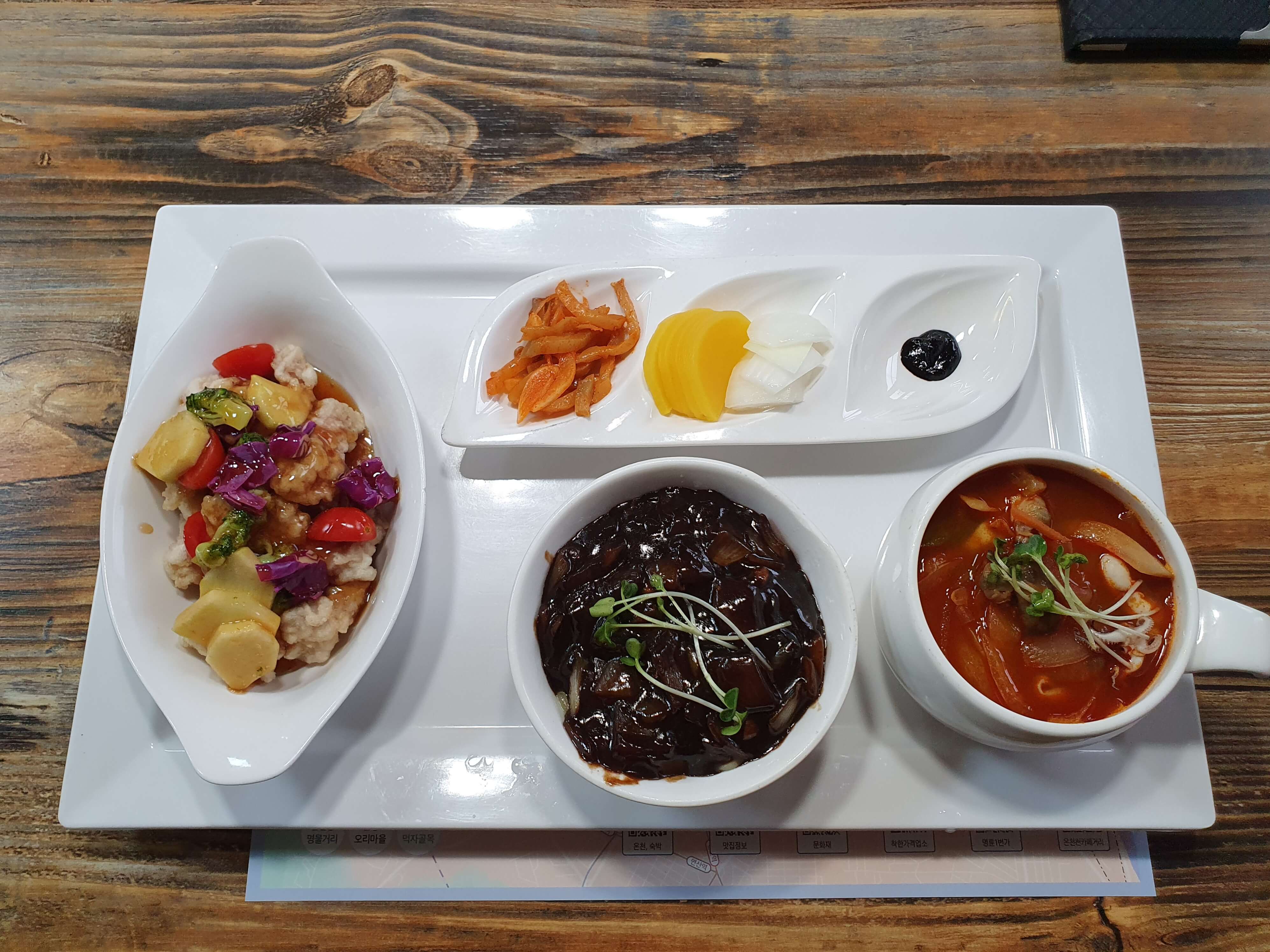 송화루 주문 메뉴 탕수육정식 가격 9,000원