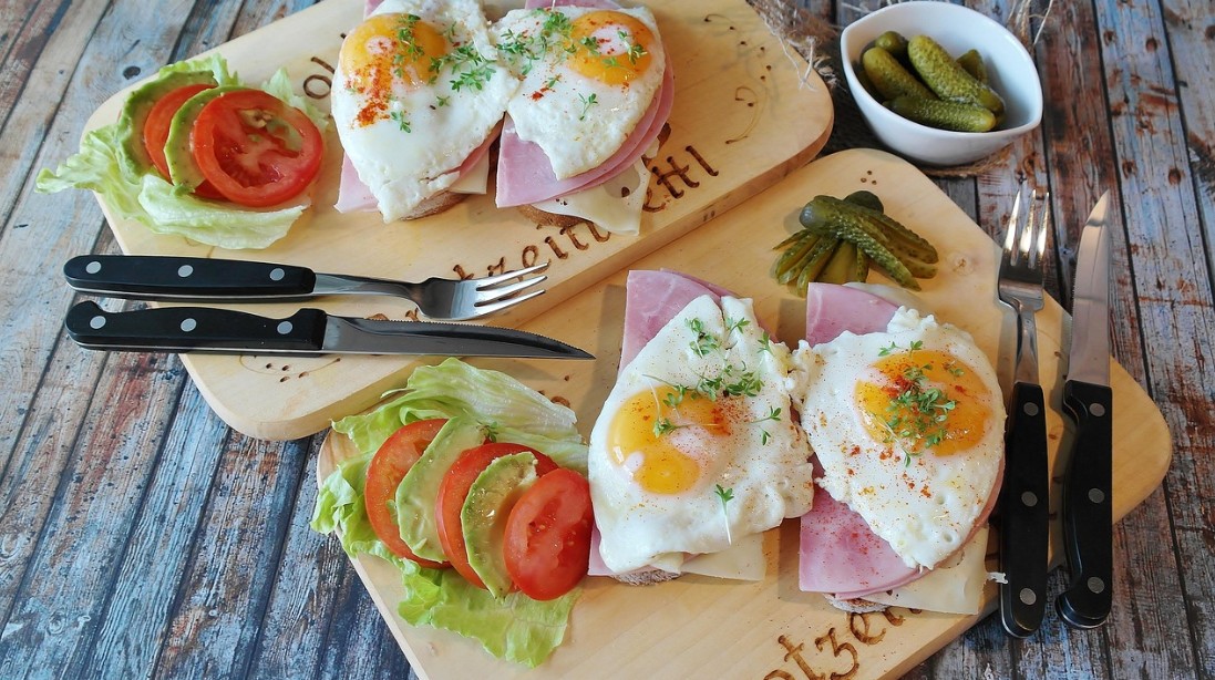 햄 야채 계란 토스트 식사