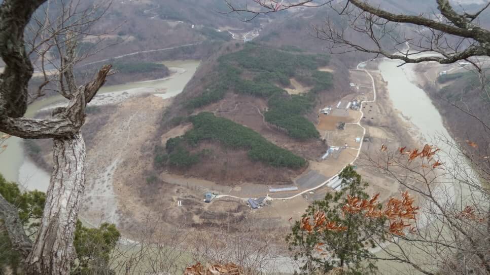 100대 명산 등산하기 스물세번째 동강 백운산 등산하면서 굽이굽이 흐르는 동강과 주변 산들이 연출해 내는 절경