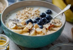견과류, 블루베리 드이 들어간 오트밀