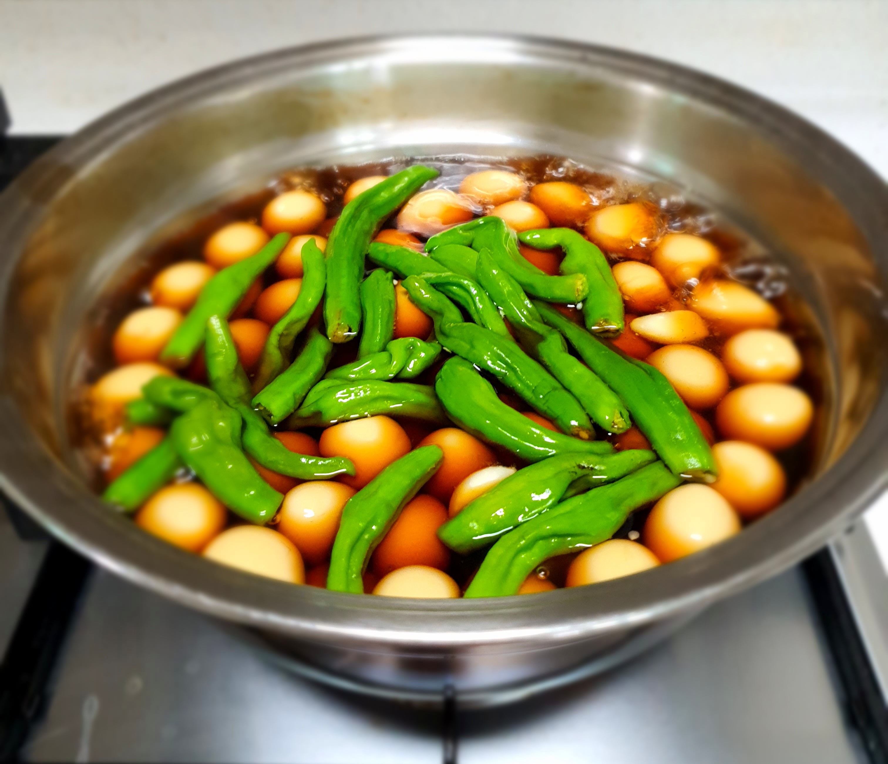 꽈리고추를-넣고-졸입니다.