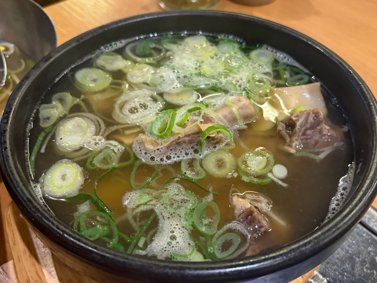 숙성 갈비탕을 주문한 사진