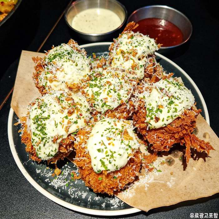 맛있는녀석들 백김치샐러드 샐러드 김치 꽈리고추 숯불 닭구이 로스트 치킨