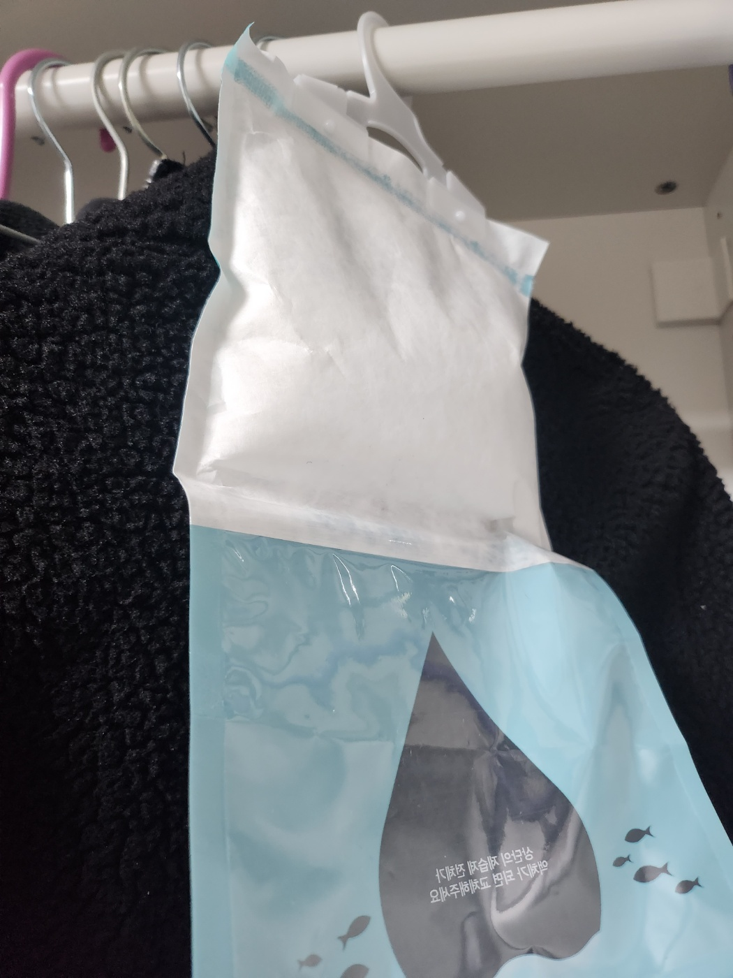 옷걸이형 제습제