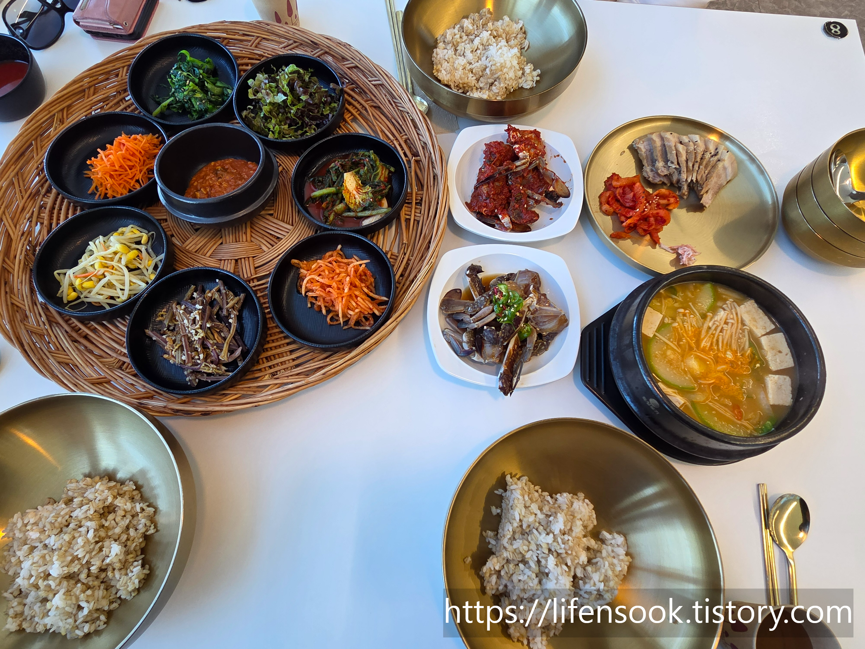 연평도 꽃게탕 보리밥의 연평도 꽃게장 보리밥 정식 1