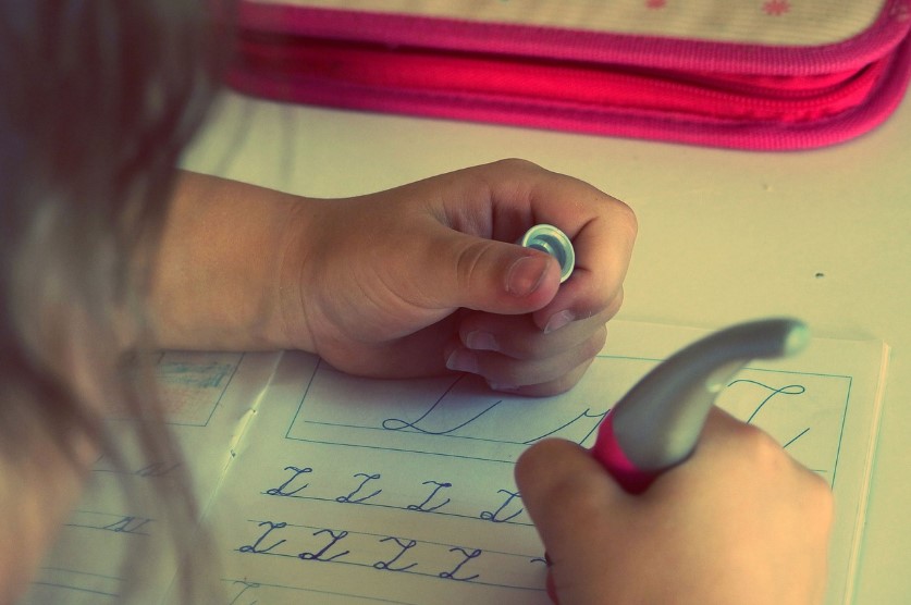 영어 조기 교육 독서 사진