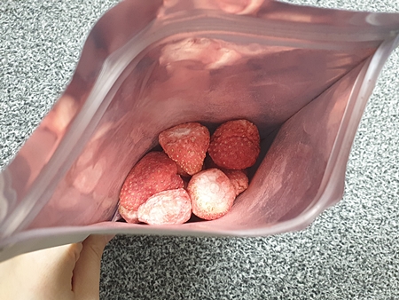 딸기칩 개봉모습