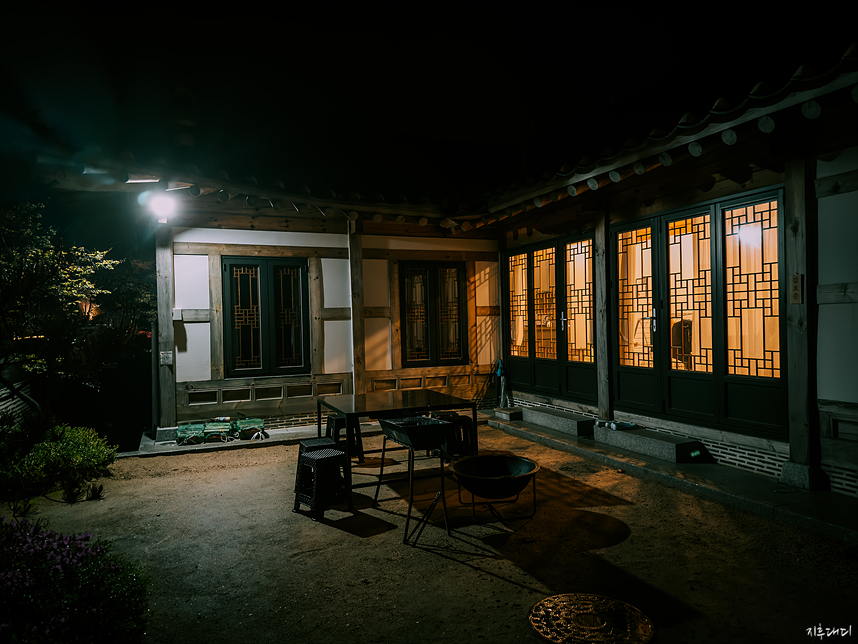 한채당 한옥 체험관 야경