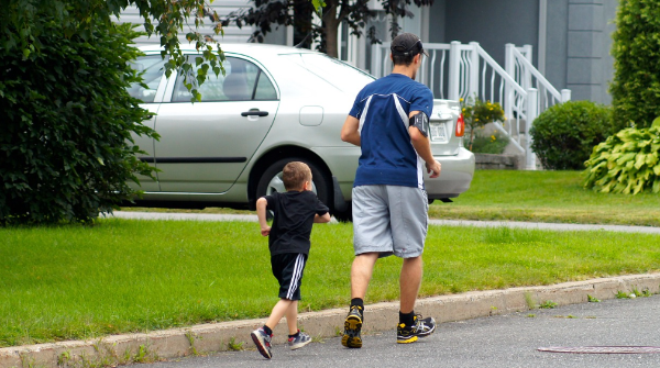건강한-삶-아버지와-아들-달리기