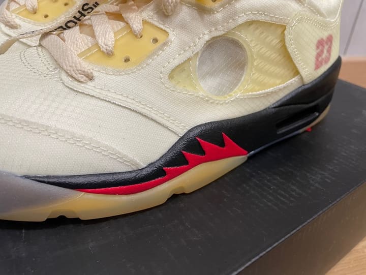 조던 5 파이어레드