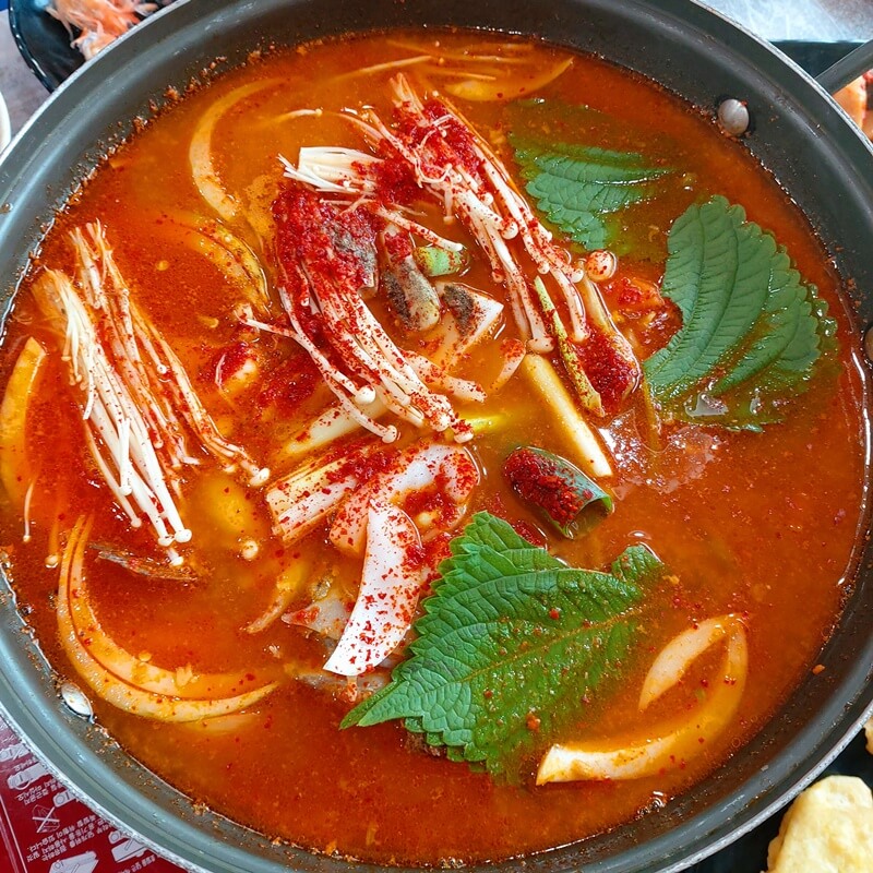 월미도 보길도 횟집 매운탕 사진